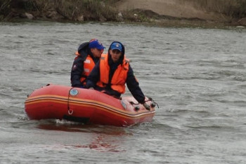 В Темиртау спасатели второй день ищут тело утонувшей девочки