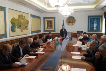 Фотография к новости: Казахстанские ученые изучают следы предков в Азербайджане