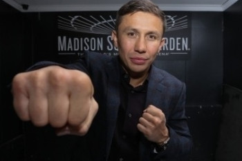 Фотография к новости: Головкин представил свою награду от IBF 