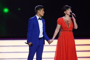 Роза Рымбаева и воспитанник детдома Влад Лоскутов спели на сцене Кремля