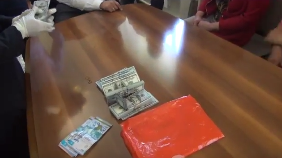 кадр из видео