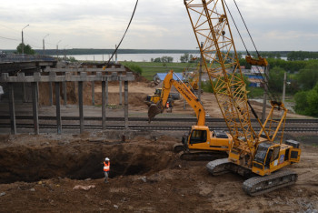 Фотография к новости: Реконструкция пострадавшего полвека назад моста началась в Петропавловске