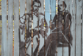 Необычное граффити украсило заборы Семея