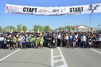 Несколько марафонских дистанций в Атырау выиграли японка и австралиец