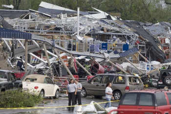 Фотография к новости: 15 человек погибли в результате непогоды в США