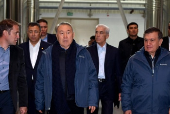 Фотография к новости: Президенты Казахстана и Узбекистана в ЮКО посетили ТОО «Caspian Food»