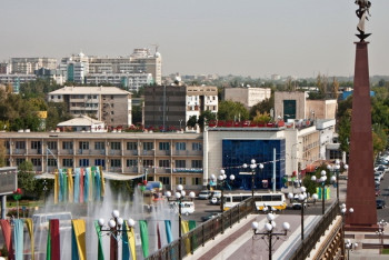 Фотография к новости: Нурсултан Назарбаев отметил трудолюбие жителей ЮКО