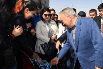 Как Нурсултан Назарбаев общался с жителями Астаны