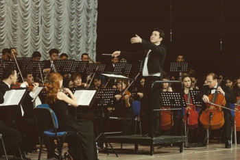 Известный казахстанский дирижер дебютировал в опере на московской сцене