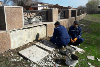 В Уральске ремонт набережной начали во время паводка 