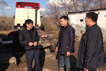 Фотография к новости: Депутаты маслихатов Акмолинской области встречаются с пострадавшими от паводка жителями