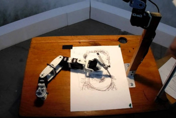 Фотография к новости: Роботы-художники представят свои работы на ЭКСПО-2017