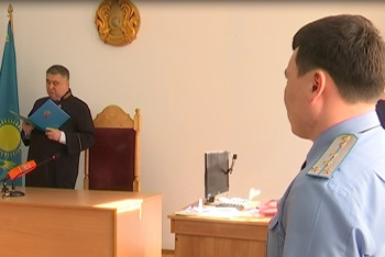 В Уральске параноик напал с ножом на женщину