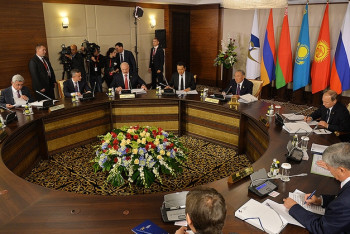 Нурсултан Назарбаев принял участие в заседании Высшего Евразийского экономического совета