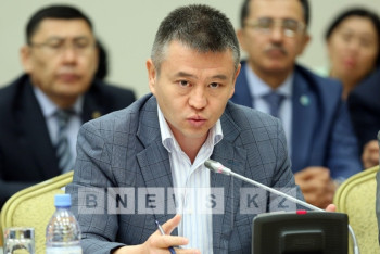 Вступающие в брак с иностранцами казахстанцы не смогут получить сельхозземли – Мухтар Тайжан