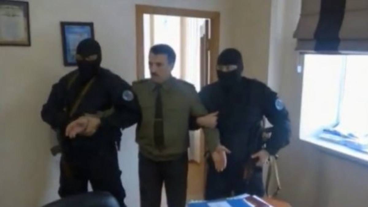 кадр из видео