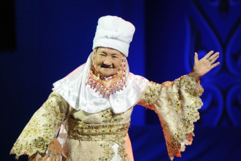 Бабушка из Алматинской области поразила всех виртуозным исполнением национального танца