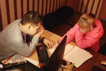 Укравшая двухлетнюю девочку няня из Темиртау просила ее простить