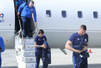 Самолет с казахстанскими футболистами экстренно сел в Ереване