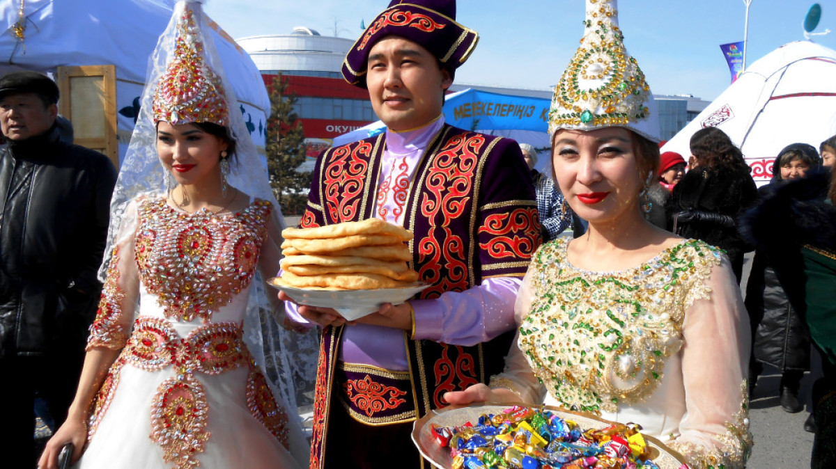 В Талдыкоргане празднование Наурыз начали с очистки родника