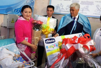 Двухмиллионного жителя Алматинской области назвали в честь Президента РК