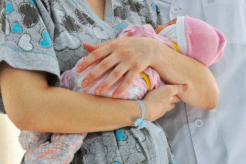 Фотография к новости: В Алматы 22-летняя девушка пыталась заработать на продаже своего ребенка