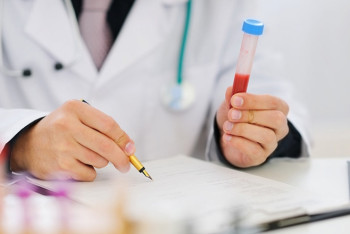 Фотография к новости: Узнавший о своей беременности мужчина «задумался», от кого ребенок