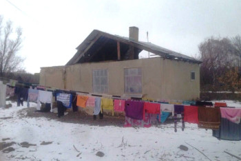 Многодетная мать из Талдыкоргана вынуждена просить милостыню у мечети