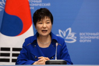 Фотография к новости: Конституционный суд Южной Кореи утвердил импичмент президента Пак Кын Хе