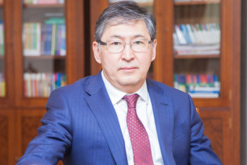 Е.Сагадиев: Я согласен, что зарплата казахстанских педагогов низкая