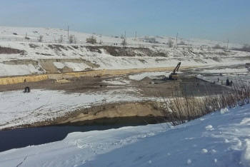 В поселке Буркутты расчистили от снега дома и дороги