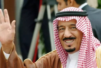 Король Саудовской Аравии взял с собой в Индонезию 460 тонн багажа