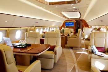 Фотография к новости: Президентам Казахстана и России в Алматы презентовали новый бизнес-джет