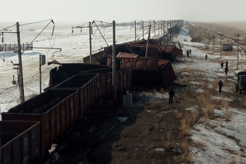 Пассажиры из Астаны не могут выехать в Павлодар из-за крушения поезда