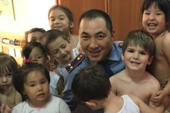 Фотография к новости: Начальник МПС из Шымкента: Я мечтаю, чтобы дети стали считать полицейских друзьями