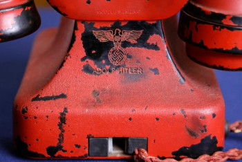 Фотография к новости: Личный телефон Гитлера уйдет с молотка