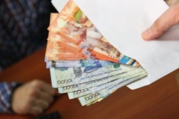 Фотография к новости: За взятку осужден замруководителя управления госдоходов Кокшетау