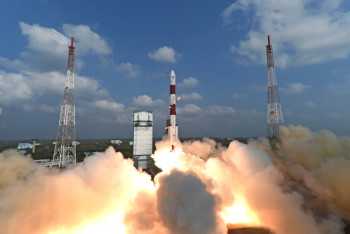 Фотография к новости: Индия запустила казахстанский спутник «Аль-Фараби-1»