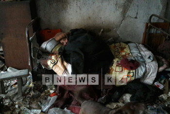 Фотография к новости: В Уральске пенсионерка 10 лет не выносила мусор из квартиры