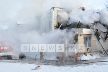 Фотография к новости: В Кокшетау горит здание