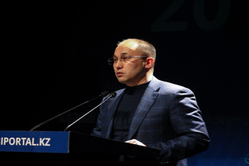 Фотография к новости:  Д.Абаев: «Әдебиет порталы» способствует развитию творчества молодых писателей