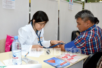 Фотография к новости: Минздрав РК решит 100 проблем за 100 дней