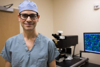 Фотография к новости: Лазеры помогут хирургам определить, где находится опухоль в мозгу человека