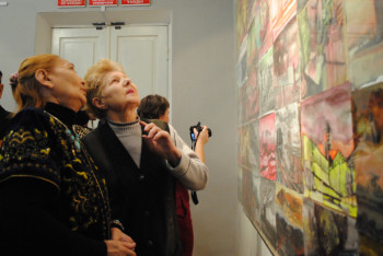 Фотография к новости: В Семей привезли картины шведской художницы о Семипалатинском полигоне (ФОТО)