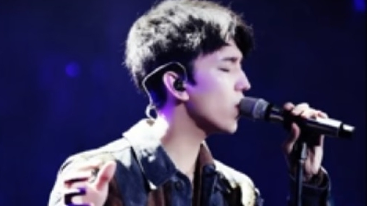 Димаш Кудайбергенов занял третье место в 3 туре Singer-2017