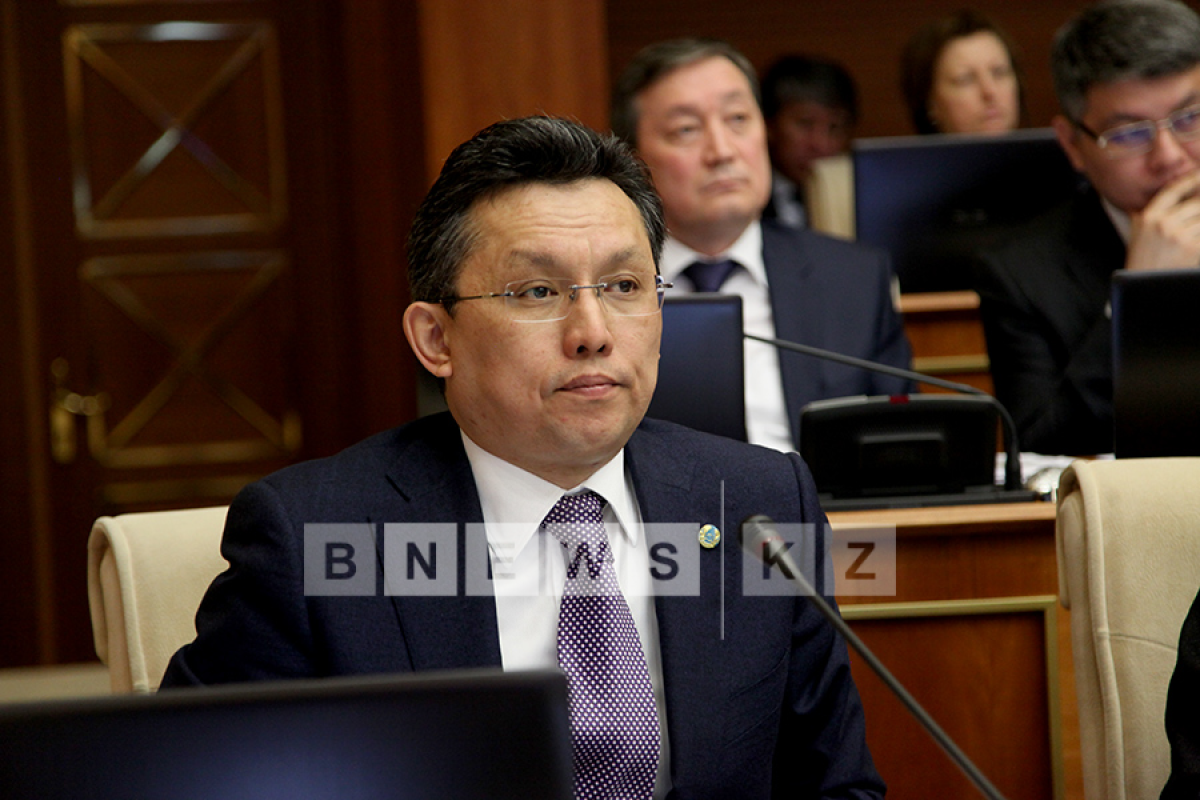 Н.Назарбаев – министру финансов: Тебе поручен карман государства, а ты все раздаешь!