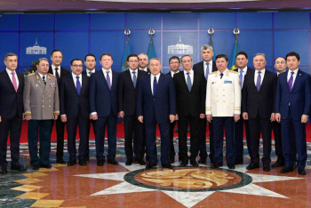 Фотография к новости: Госслужащие дали клятву народу и Президенту РК