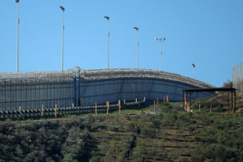 Фотография к новости: Трамп построит стену на границе Соединенных Штатов с Мексикой (ФОТО)