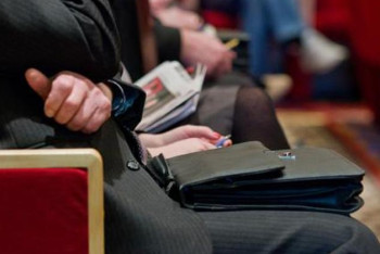 Госслужащих Казахстана проверят на склонность к коррупции