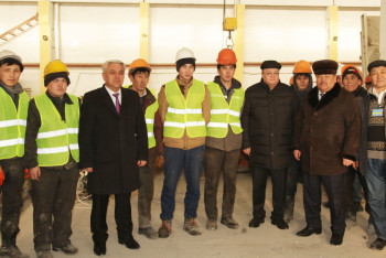 Фотография к новости: Мажилисмены посетили завод в Жамбылской области